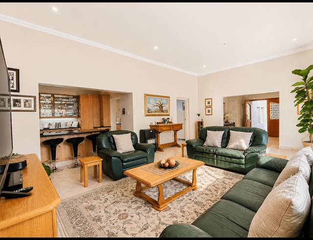 3 BEDROOM HOUSE FOR SALE IN THREE RIVERS EAST